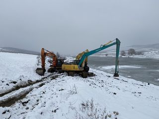 Excavator New Holland E215 Kobelco foto 4