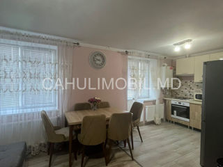 Apartament cu 3 camere, 71 m², Periferie, Cahul foto 2