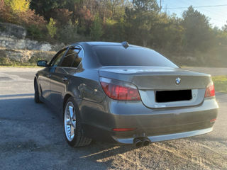 BMW 5 Series foto 3