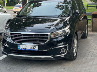 KIA Carnival foto 2