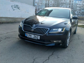 Skoda Superb foto 2