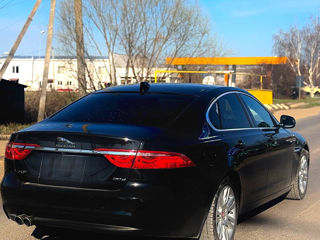 Jaguar XF фото 4