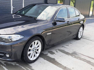 BMW 5 Series foto 2