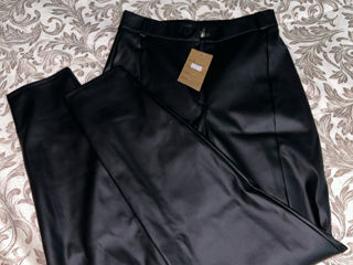 Pantaloni de piele 300lei