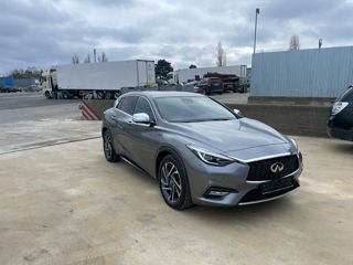 Infiniti QX30