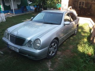 Mercedes E Class foto 1