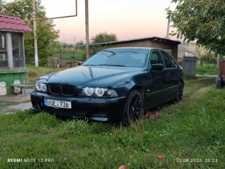 BMW 5 Series foto 2