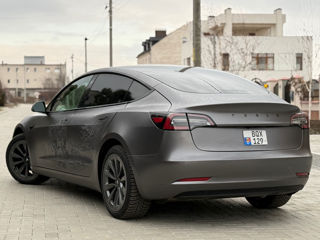 Tesla Model 3 foto 4