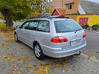 Toyota Avensis foto 3