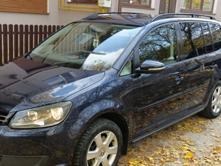 Volkswagen Touran foto 3