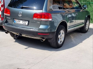 Volkswagen Touareg foto 1