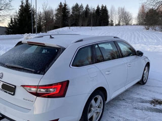 Skoda Superb foto 2