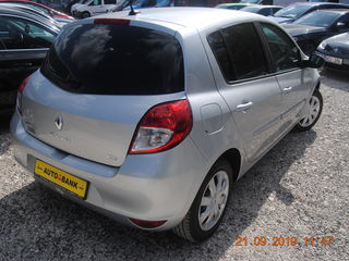 Renault Clio foto 6