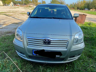 Toyota Avensis foto 1