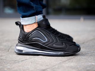 Nike Air Max 720 Black foto 2