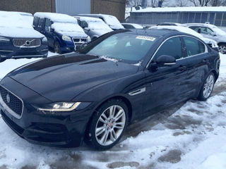 Jaguar XE foto 2