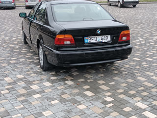 BMW 5 Series foto 7