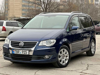 Volkswagen Touran foto 3