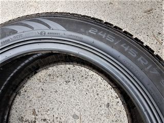 245 / 45 R17 Nokian foto 3