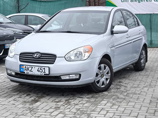 Hyundai Accent foto 2