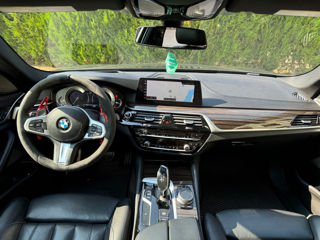 BMW 5 Series foto 8