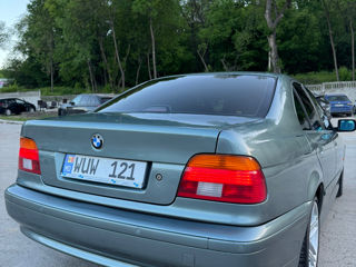 BMW 5 Series foto 3