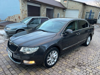 Skoda Superb foto 1