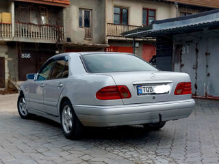 Mercedes E-Class foto 3