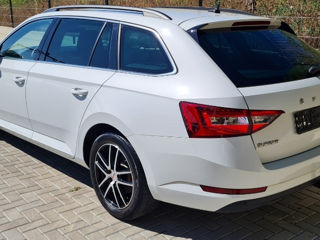 Skoda Superb foto 3