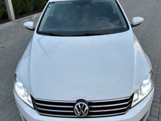 Volkswagen Passat foto 3