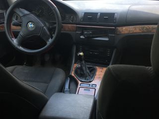 BMW 5 Series foto 3