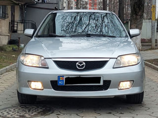 Mazda 323 foto 2