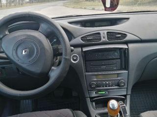 Renault Laguna foto 5