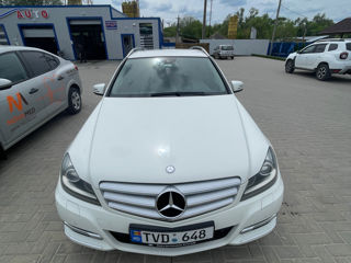 Mercedes C-Class foto 3