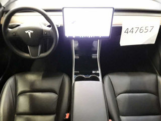 Tesla Model 3 foto 3