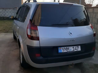 Renault Grand Scenic foto 2