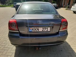 Toyota Avensis foto 10