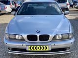 BMW 5 Series foto 4