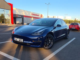 Tesla Model 3 foto 4