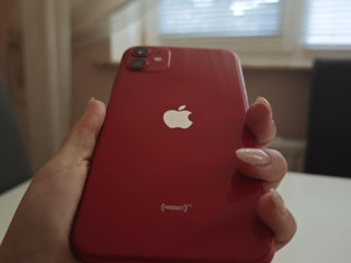 iPhone 11 red foto 4