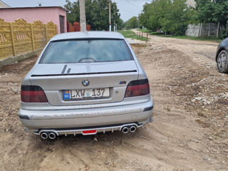 BMW 5 Series foto 3