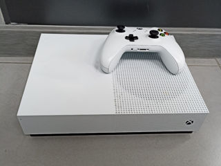 Xbox One S 1 Tb.   2190 lei