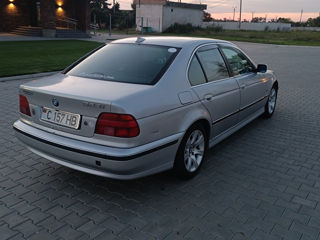 BMW 5 Series foto 3