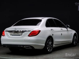 Mercedes C-Class foto 2