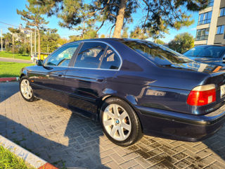 BMW 5 Series foto 6