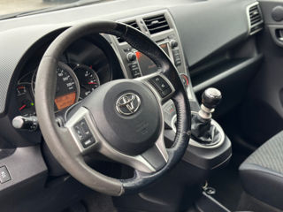 Toyota Verso-S foto 10