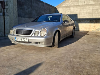 Mercedes CLK-Class foto 2