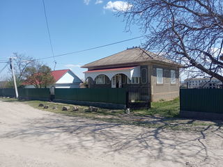 Se vinde casa cu sarai in satul Cotova foto 1