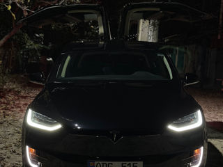 Tesla Model X foto 6