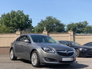 Opel Insignia foto 1